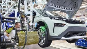 Škoda Auto omezuje výrobu a ruší směny. Na dodavatele kabelů zaútočili Rusové