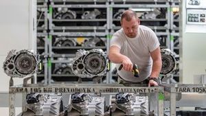 Škoda reaguje na obří škrty Volkswagenu. O práci má přijít až 100 tisíc lidí Škoda reaguje na obří škrty Volkswagenu. O práci má přijít až 100 tisíc lidí