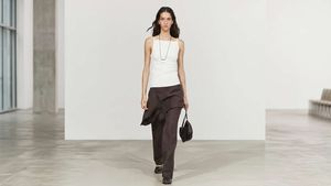 Šla byste do toho znovu? Kontroverzní trend z roku 2000 zaplavil ulice i řetězce
