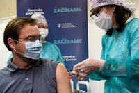 Na Slovensku se od čtvrtka mohou na očkování hlásit lidé starší 16 let. Na vakcínu si počkají