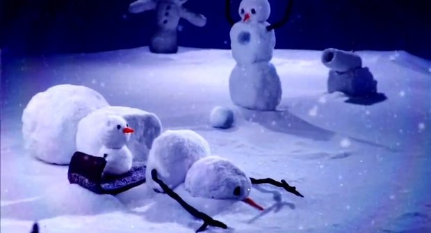Calvin a Hobbes vraždí sněhuláky!