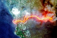 Sopka a zemětřesení na Kanárech: Z nové pukliny se valí třetí proud lávy