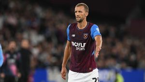 Souček při návratu zavinil penaltu. Po zápase překvapil: Rozhodčí mi přiznal chybu Souček při návratu zavinil penaltu. Po zápase překvapil: Rozhodčí mi přiznal chybu
