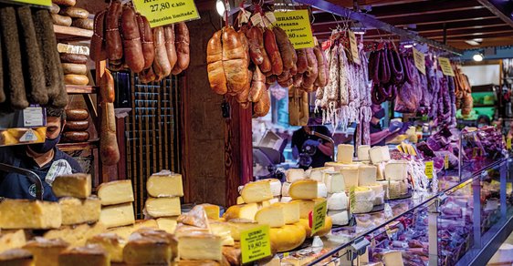 Pestré chutě Mallorky: Za dobrým jídlem a tradičními sklípky na největší z Baleárských ostrovů