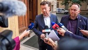 SPD chce utáhnout opasky cizincům, navrhuje úsporu 25 miliard. Koalice zatím nerozhodla SPD chce utáhnout opasky cizincům, navrhuje úsporu 25 miliard. Koalice zatím nerozhodla