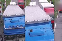 Neuvěřitelný manévr kamioňáka: Tři náklaďáky drze předjel na přejezdu