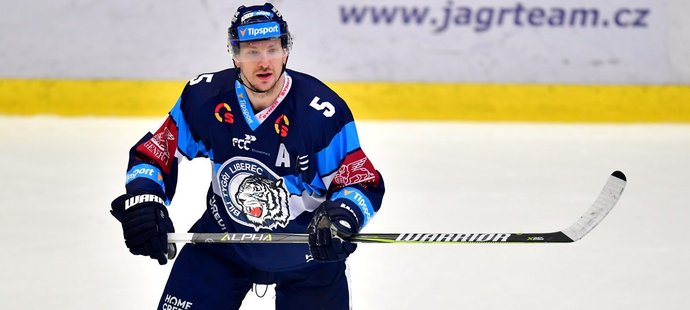 Liberecký obránce Ladislav Šmíd byl po prohře ve třetím finále na ledě Třince hodně zklamaný z výkonu Bílých Tygrů