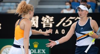 Australian Open ONLINE: Krejčíková se Siniakovou hrají v noci semifinále