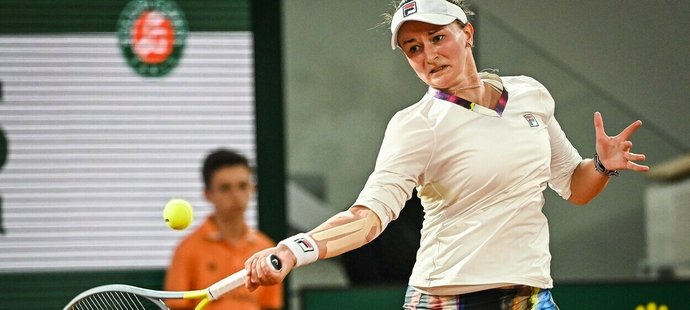 Barbora Krejčíková v novém outfitu v první kole Roland Garros