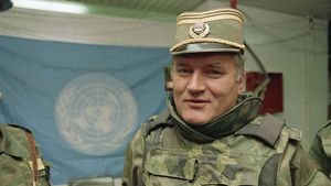 Srbsko velebí masového vraha Ratka Mladiće a do Evropské unie vůbec nepatří