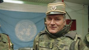 Srbsko velebí masového vraha Ratka Mladiće a do Evropské unie vůbec nepatří