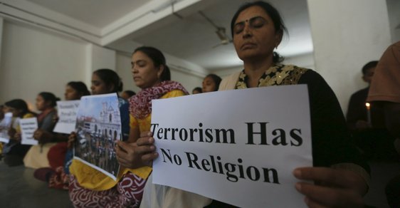 Teroristické útoky na Srí Lance mají 310 obětí. Policie zadržela už 40 lidí, může zatýkat i bez soudu