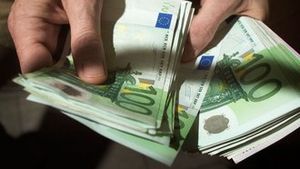 Srovnání mezd v EU: V Lucembursku je průměr 74 296 eur, v Česku 22 732 eur