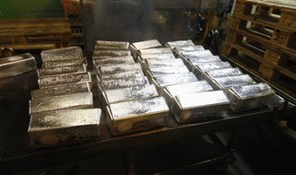 Investment silver and its price.  When it pays to buy silver bars