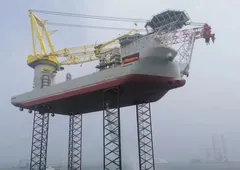 Tahle loď instaluje největší větrné turbíny na světě. Uprostřed moře vysune hevery, zvedne jeřáb a přeroste Eiffelovku Tahle loď instaluje největší větrné turbíny na světě. Uprostřed moře vysune hevery, zvedne jeřáb a přeroste Eiffelovku