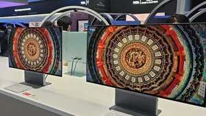 TCL 32X3A je nejplacatější OLED monitor na světě. Jako bonus dostanete prémiový zvuk Bang & Olufsen TCL 32X3A je nejplacatější OLED monitor na světě. Jako bonus dostanete prémiový zvuk Bang & Olufsen