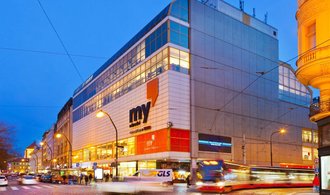 Tesco sells the Máj Department Store to a Czech businessman 