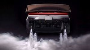 Tesla Roadster ukázala úplně zbytečnou funkci. Přitom by stačilo, kdyby se konečně začala prodávat Tesla Roadster ukázala úplně zbytečnou funkci. Přitom by stačilo, kdyby se konečně začala prodávat