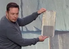 Tesla ruší solární tašky. Konec krásného snu, odteď už jen ošklivé černé panely Tesla ruší solární tašky. Konec krásného snu, odteď už jen ošklivé černé panely
