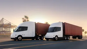 Tesla Semi se rodila téměř devět let. Dálková nákladní doprava teď dostává šanci na zásadní proměnu Tesla Semi se rodila téměř devět let. Dálková nákladní doprava teď dostává šanci na zásadní proměnu