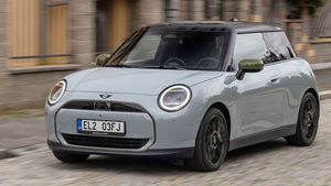 TEST Mini Cooper SE Paul Smith – Gentlemanská stylovka na elektrickou notu