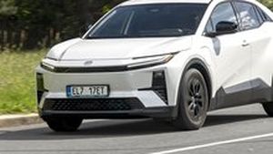 TEST Toyota C-HR+ Style 77 kWh – Stormtrooper, který si na nic nehraje TEST Toyota C-HR+ Style 77 kWh – Stormtrooper, který si na nic nehraje