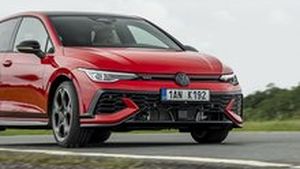 TEST Volkswagen Golf GTI Edition 50 – Padesátka v nejlepší formě TEST Volkswagen Golf GTI Edition 50 – Padesátka v nejlepší formě