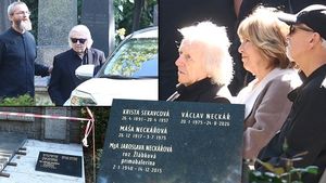 Těžký den Václava Neckáře: Uložil ostatky syna do hrobu! Společně s další urnou