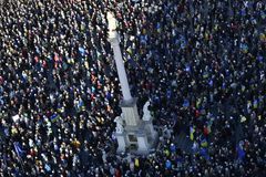 Tisícovky lidí v Česku i v Evropě přišly do ulic měst vyjádřit podporu Ukrajině proti ruské agresi