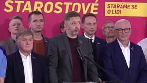Top momenty senátních voleb: Babišova nula, Rakušanův triumf, láska u Řehků a zlitý Papoušek Top momenty senátních voleb: Babišova nula, Rakušanův triumf, láska u Řehků a zlitý Papoušek
