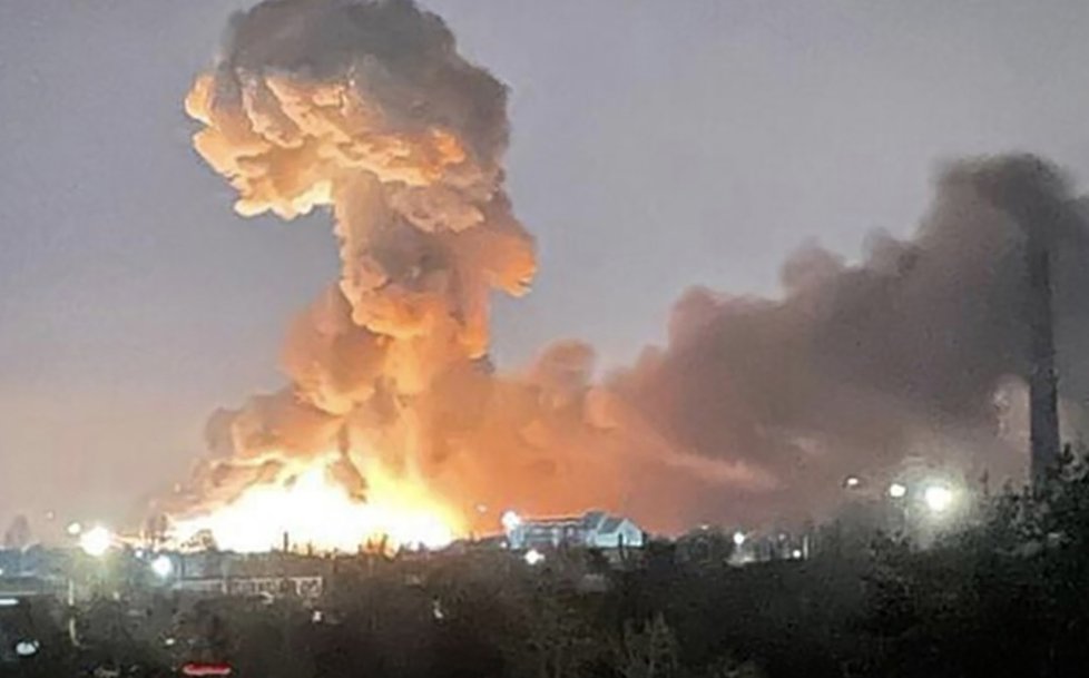 Exploze v Kyjevě.  (24. 2. 2022)