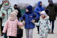 Válka vyhnala z domovů dvě třetiny ukrajinských dětí. Těm, co zůstaly, hrozí hlad, varuje OSN