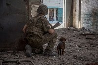 Rusové postupují na Lysyčansk: Ostřelují ho dělostřelectvem, tanky i letouny, varuje gubernátor