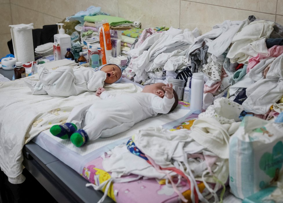 Sklep v Kyjevě, kde jsou ukryta miminka od náhradních matek
