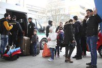První čtyři uprchlíci z bruselských kvót jsou v Česku. Vnitro jejich pobyt tají