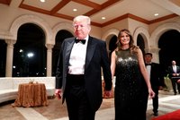 Donald a Melania Trumpovi neuspěli s aukcí. Za kryptoměny nabízeli i klobouk první dámy