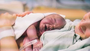 Usnula během porodu. Když se probudila, miminko už bylo na světě