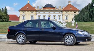 V Česku je na prodej krásný Saab z flotily Pražského hradu. Ze sedmi přežil jako jediný