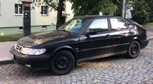 V Česku je na prodej Saab 9-3 po slavném českém zpěvákovi. Motor je fanouškům k smíchu
