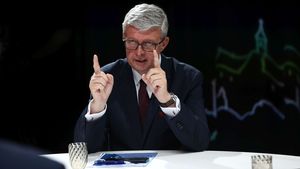 V zásobnících plynu chybí čtvrtina. Nedostatek v zimě nehrozí, uklidňuje Havlíček