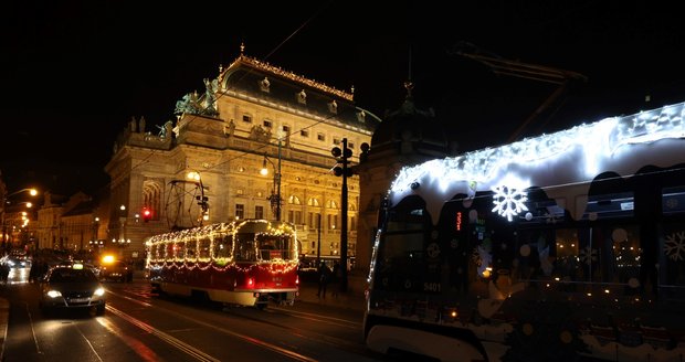  The Christmas fleet of public transport cars set out for the streets of Prague.  (November 27, 2021)