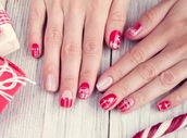 Vánoční manikúra: Jak si upravit nehty ve stylu Vánoc? Inspirujte se v galerii