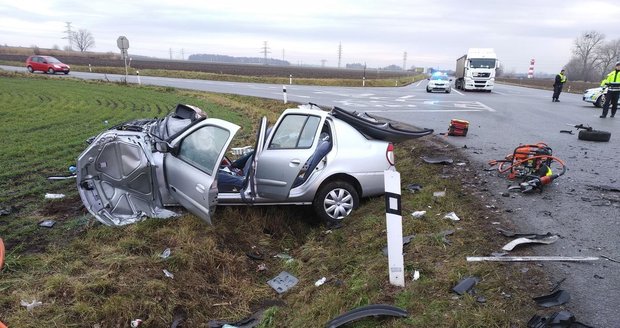 U Mikulova je kvůli nehodě dvou aut zavřena silnice I/52. Ilustrační foto.