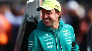 Verstappen obdivuje Alonsovu motivaci. Sám ale tak dlouho ve formuli 1 zůstat neplánuje Verstappen obdivuje Alonsovu motivaci. Sám ale tak dlouho ve formuli 1 zůstat neplánuje