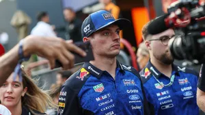 Verstappen připisuje ztrátu na Hadjara problému s motorem Verstappen připisuje ztrátu na Hadjara problému s motorem