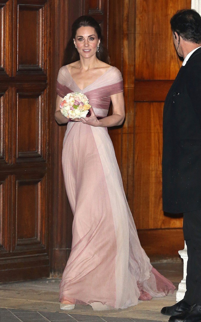 2019: Vévodkyně Kate v šatech Gucci
