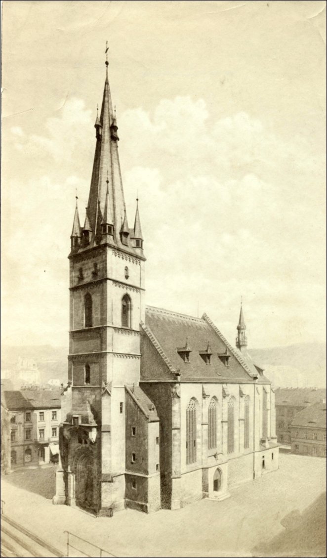 Věž se naklonila po bombardování města Ústí nad Labem za 2. světové války