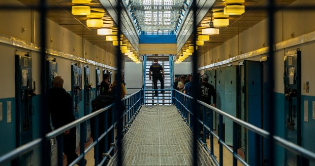 Natáčení filmu Stínohra ve věznici.