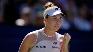 Vítězný nervák. Nosková ustála neproměněné mečboly a vystřílela si čtvrtfinále se Sabalenkovou Vítězný nervák. Nosková ustála neproměněné mečboly a vystřílela si čtvrtfinále se Sabalenkovou