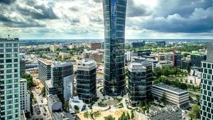 Vítkův miliardový obchod ve Varšavě: Prodej mrakodrapu kvůli dluhům?! Vítkův miliardový obchod ve Varšavě: Prodej mrakodrapu kvůli dluhům?!